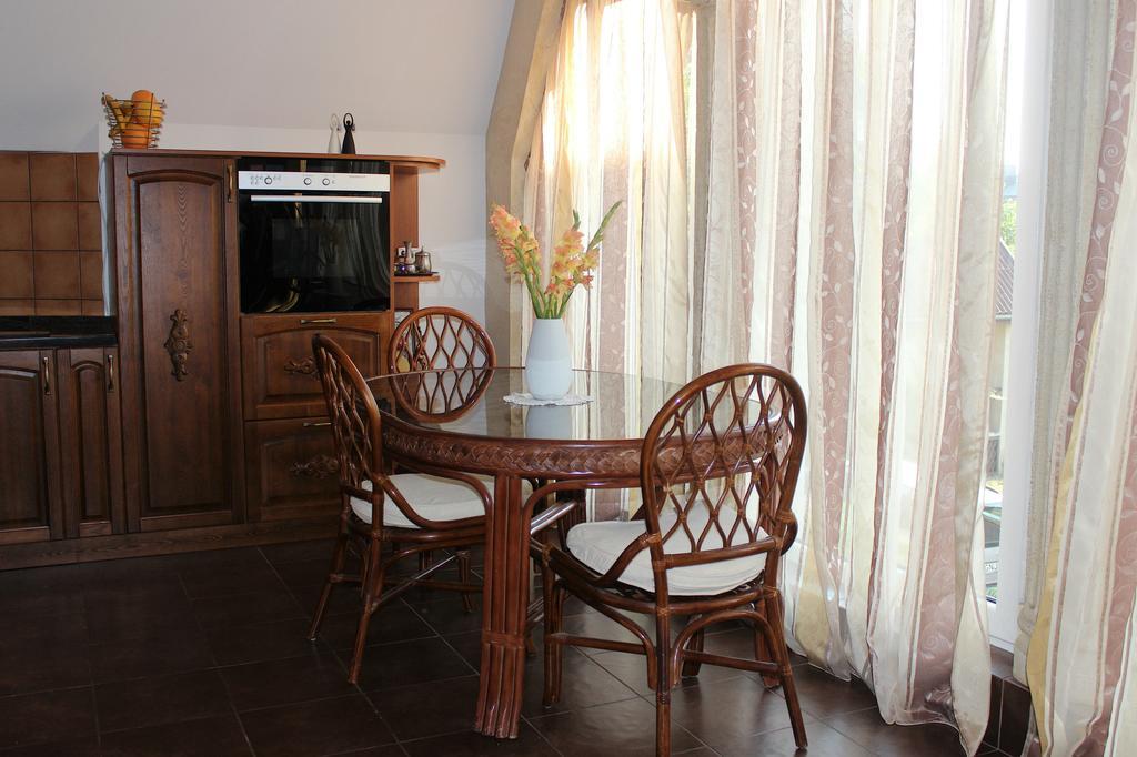Columba Livia Guesthouse Паланга Номер фото