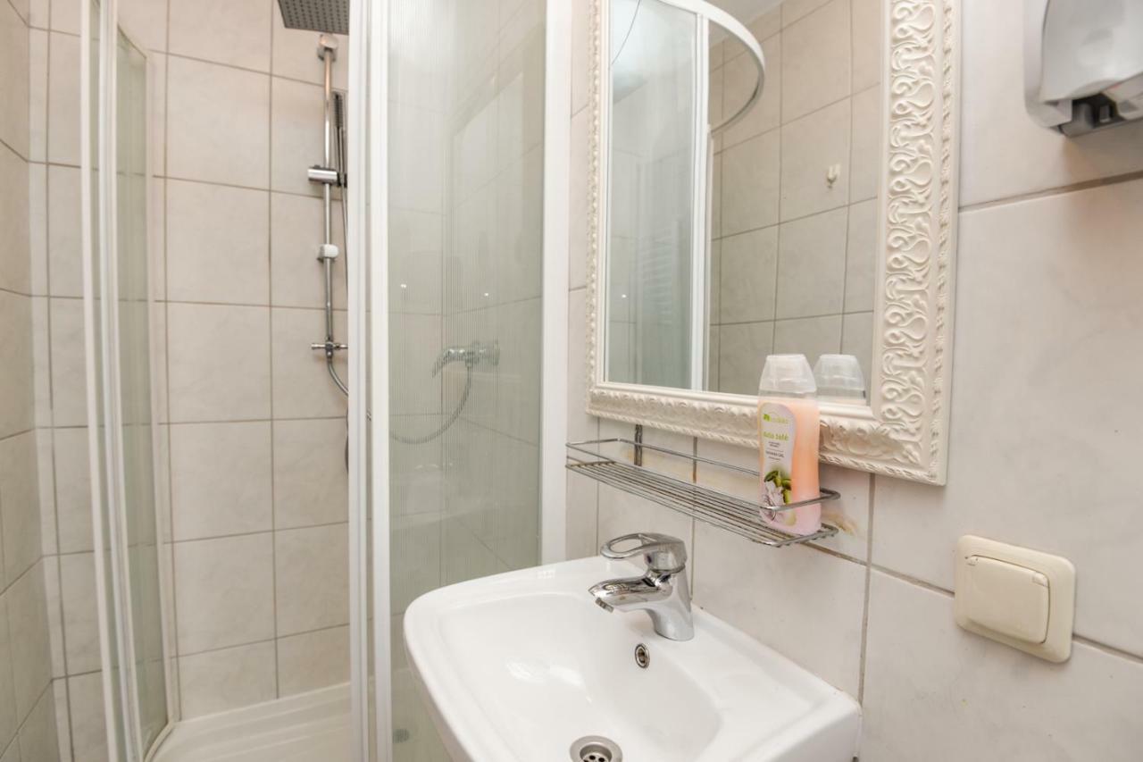 Columba Livia Guesthouse Паланга Экстерьер фото