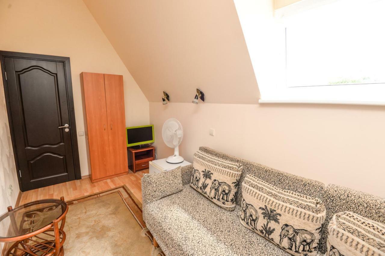 Columba Livia Guesthouse Паланга Экстерьер фото